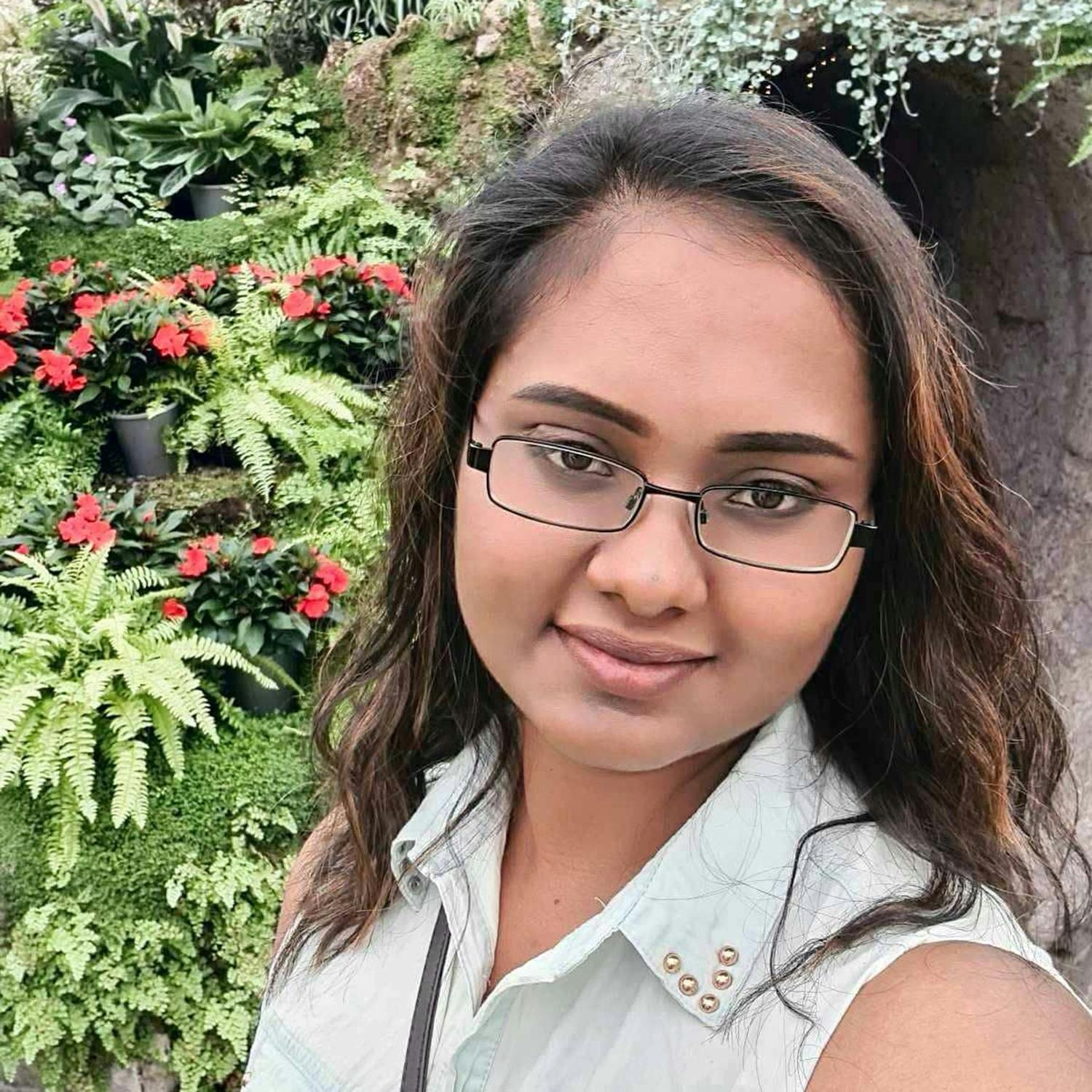 Aachna photo Square